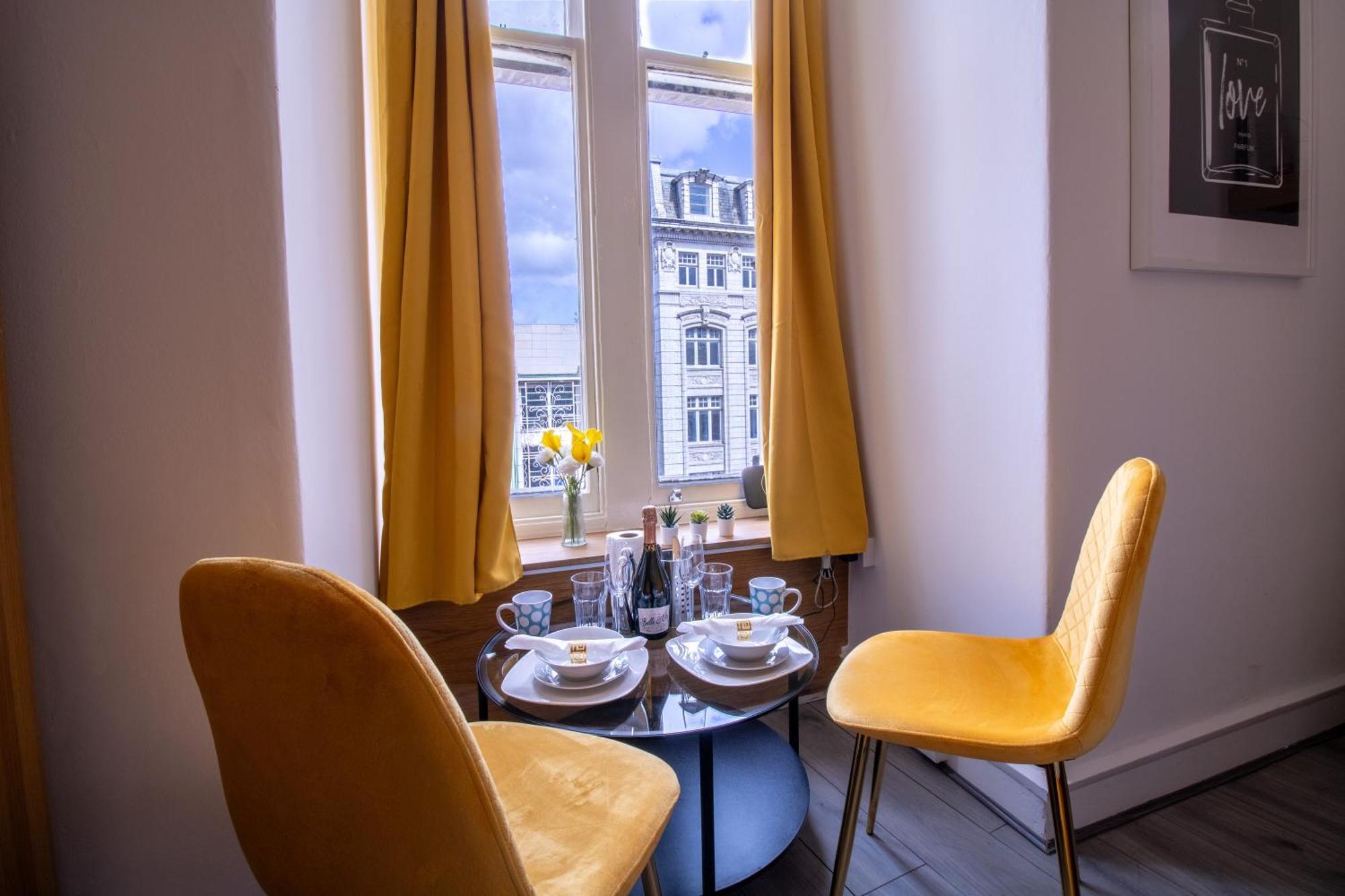 Luxurious Apartments On Oxford Street London Exterior foto