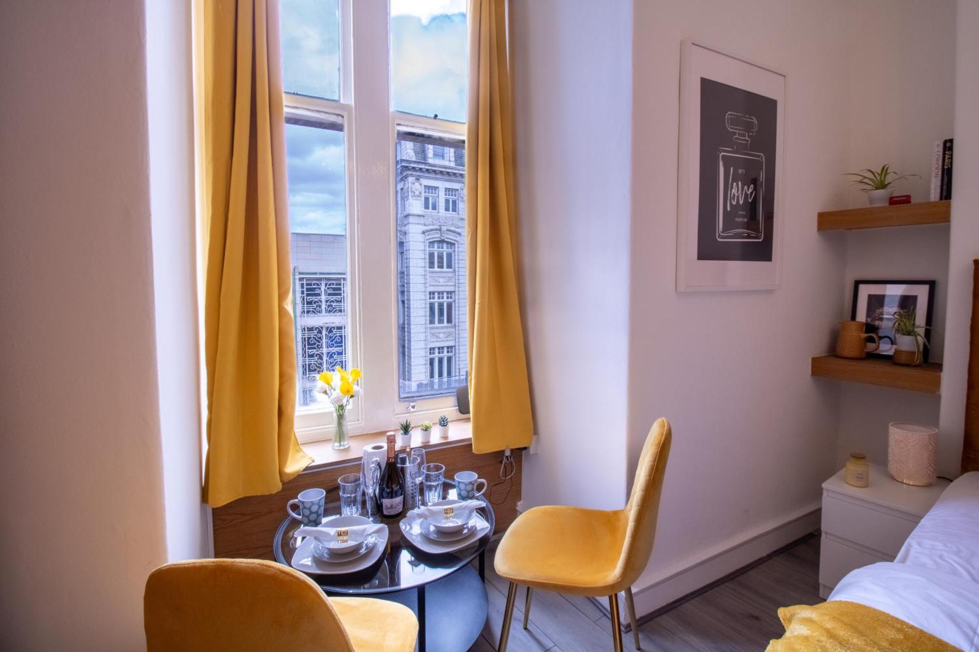 Luxurious Apartments On Oxford Street London Exterior foto